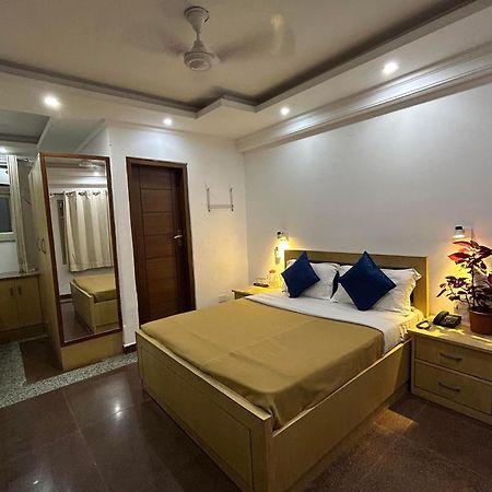 Hotel Dh Дармсала Экстерьер фото