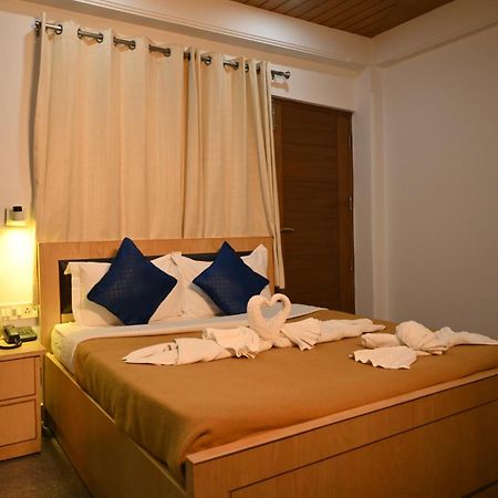 Hotel Dh Дармсала Экстерьер фото