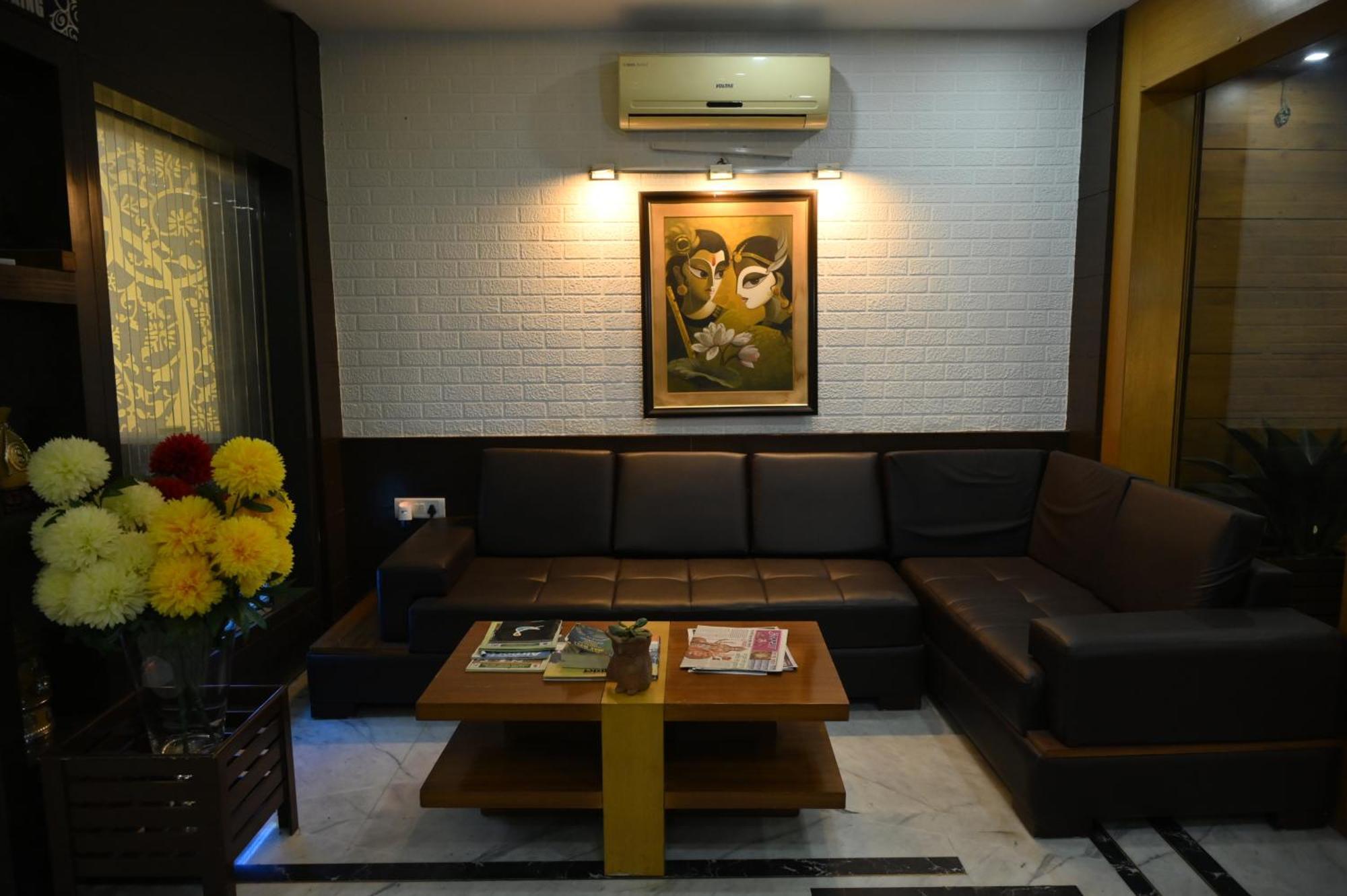 Hotel Dh Дармсала Экстерьер фото