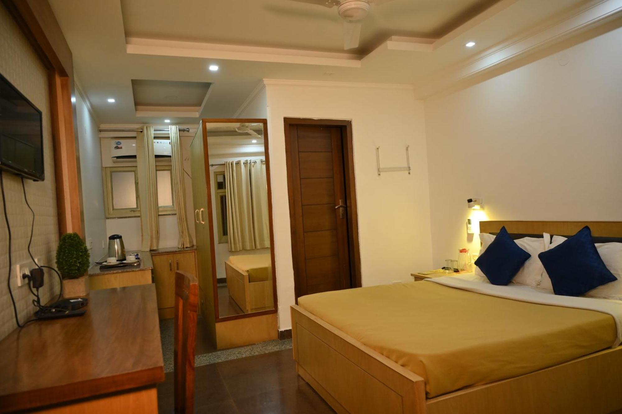Hotel Dh Дармсала Экстерьер фото